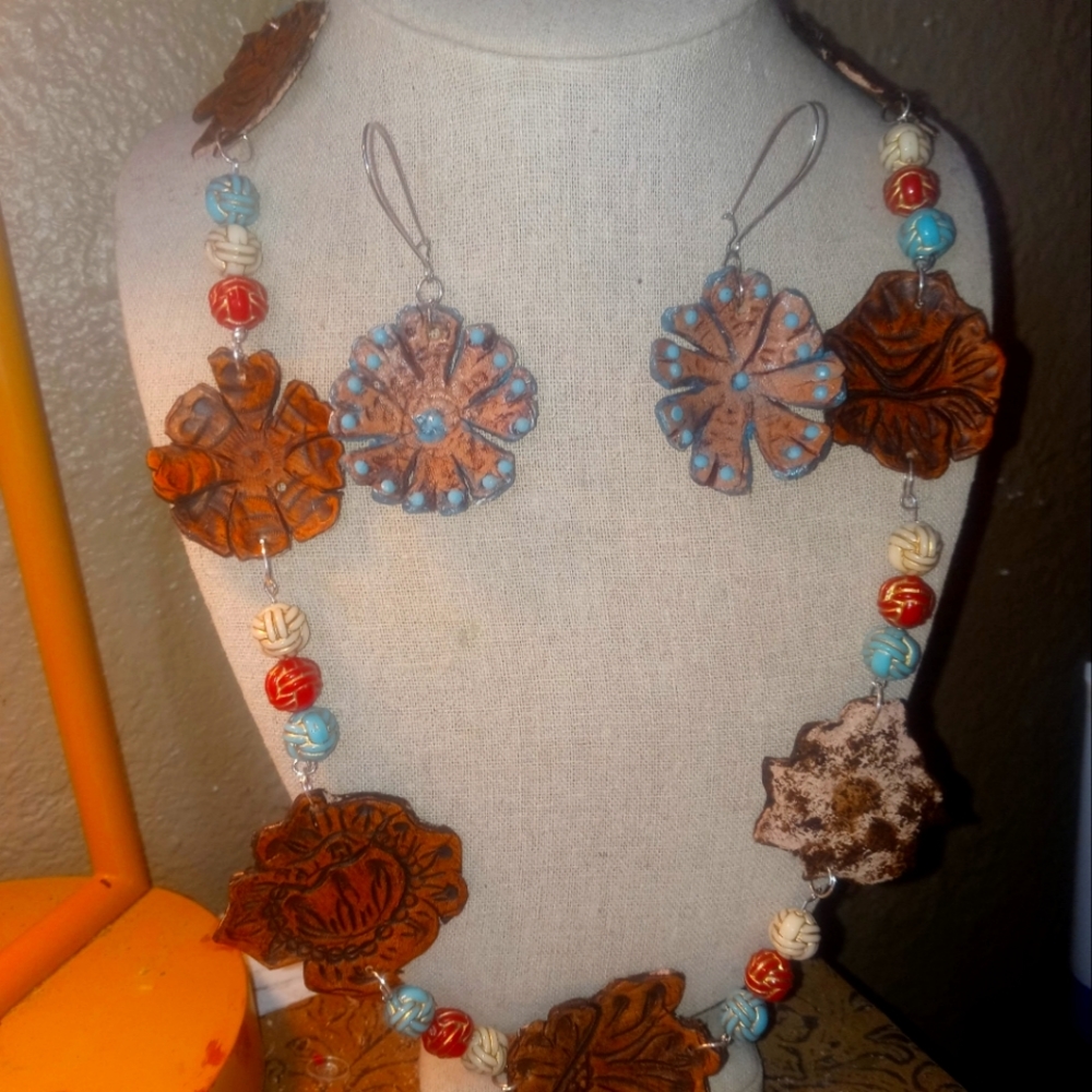 Earing and Necklace  set